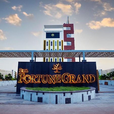 Sree Fortune Grand, Tadepalli Hotel Tadepalle Bagian luar foto