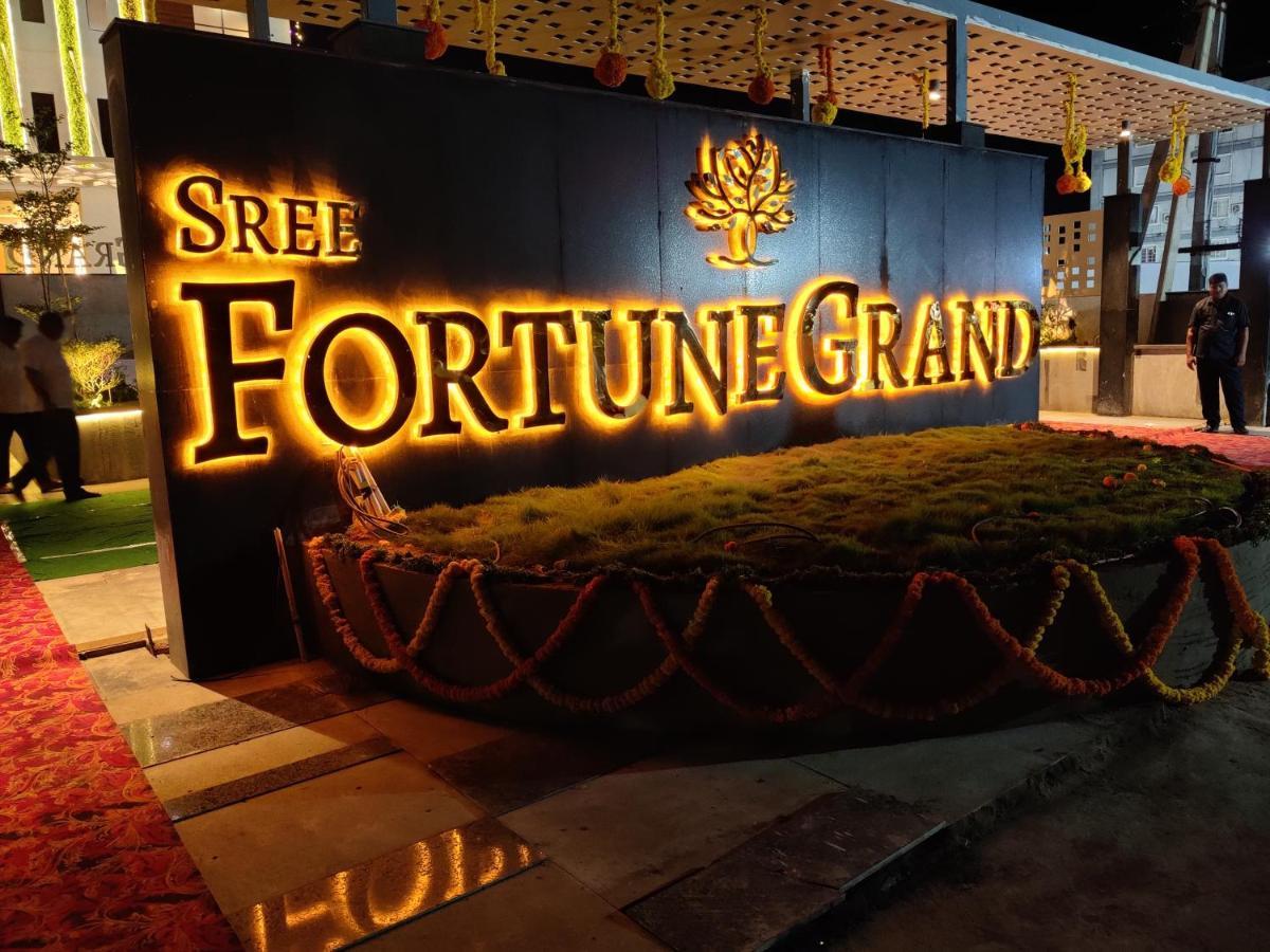 Sree Fortune Grand, Tadepalli Hotel Tadepalle Bagian luar foto