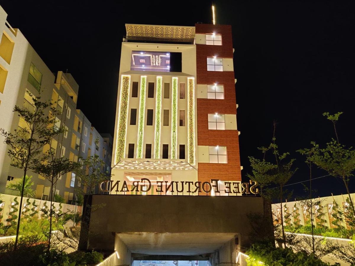Sree Fortune Grand, Tadepalli Hotel Tadepalle Bagian luar foto