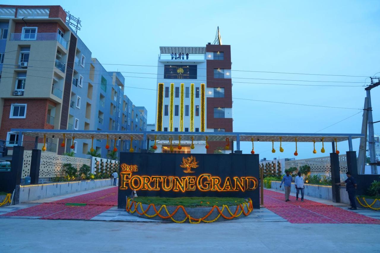 Sree Fortune Grand, Tadepalli Hotel Tadepalle Bagian luar foto