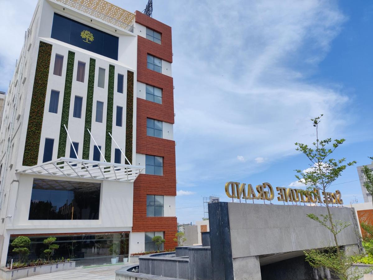Sree Fortune Grand, Tadepalli Hotel Tadepalle Bagian luar foto