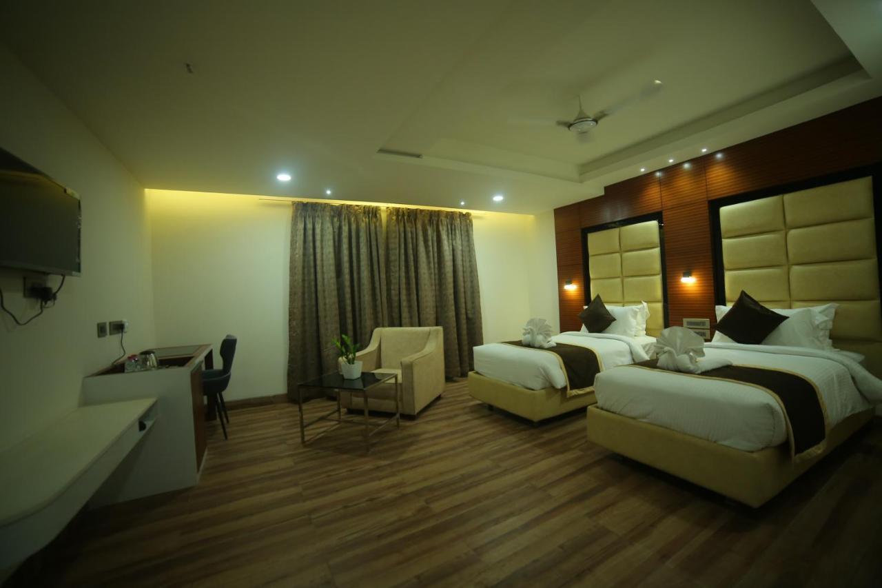 Sree Fortune Grand, Tadepalli Hotel Tadepalle Bagian luar foto