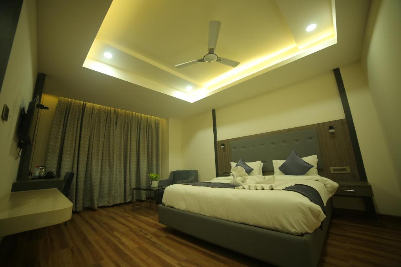 Sree Fortune Grand, Tadepalli Hotel Tadepalle Bagian luar foto