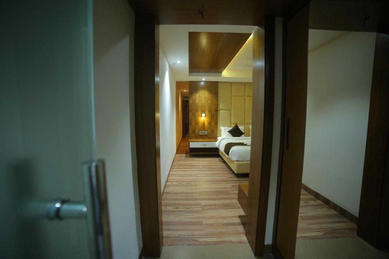Sree Fortune Grand, Tadepalli Hotel Tadepalle Bagian luar foto