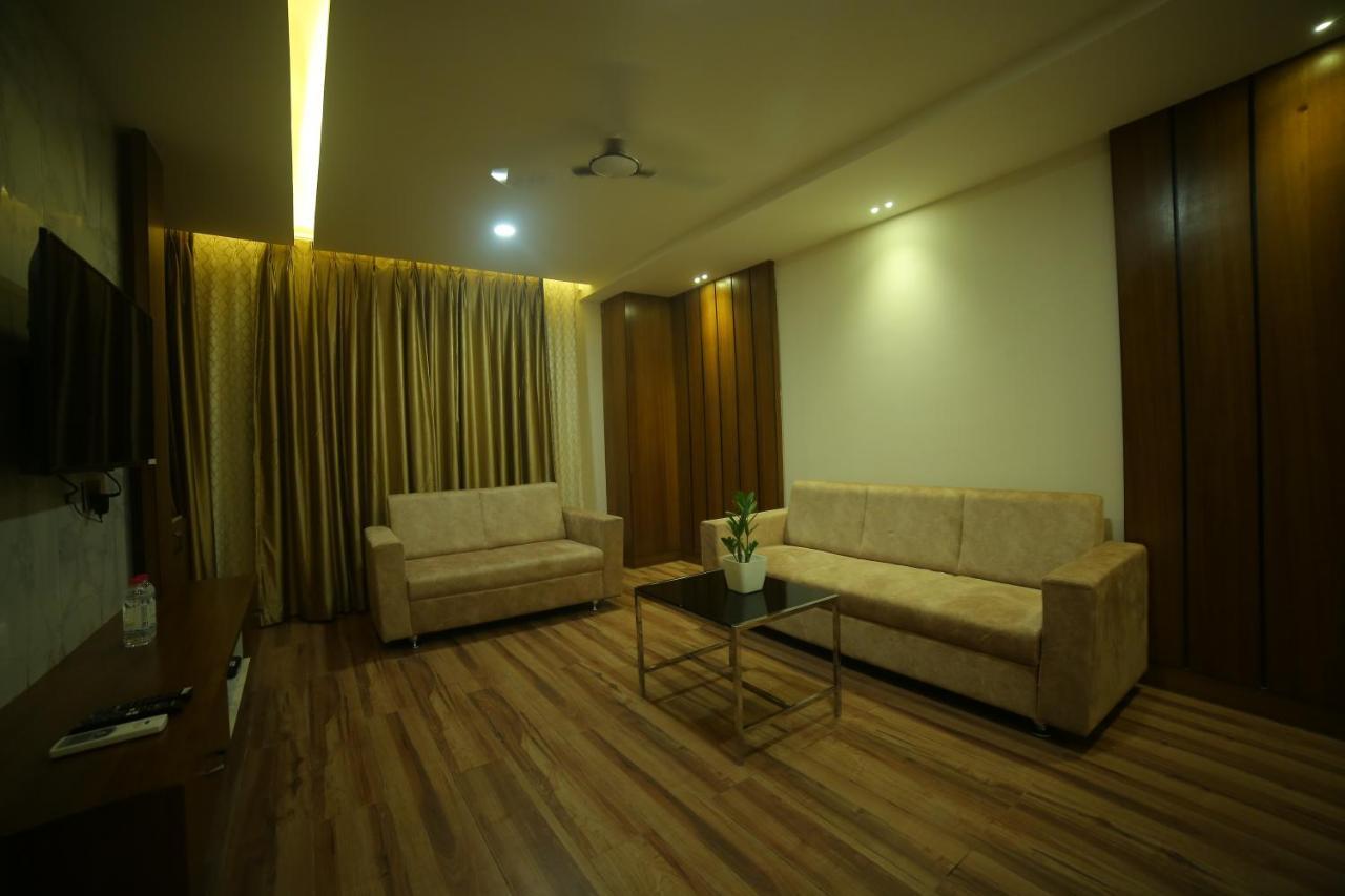 Sree Fortune Grand, Tadepalli Hotel Tadepalle Bagian luar foto