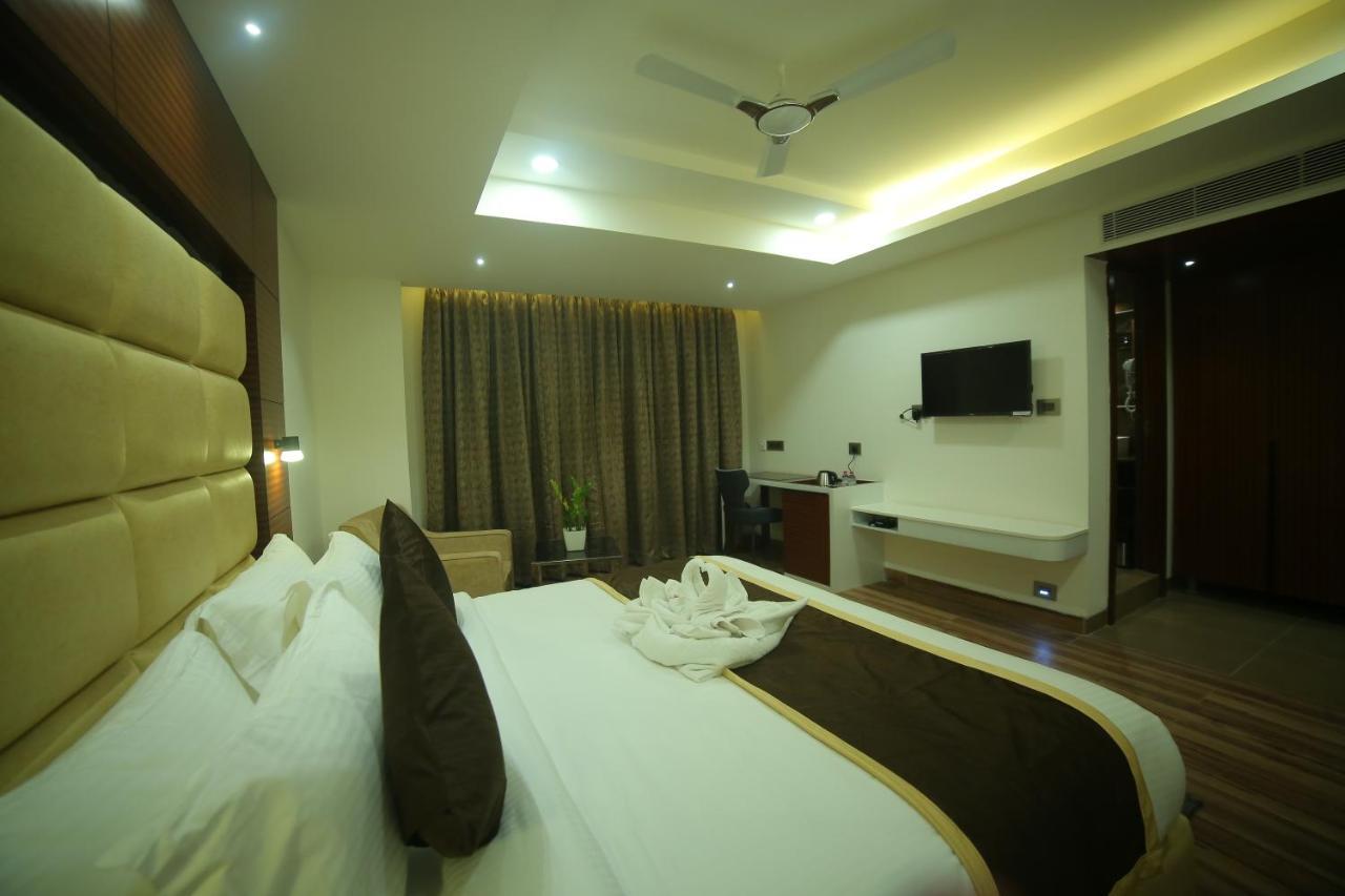 Sree Fortune Grand, Tadepalli Hotel Tadepalle Bagian luar foto