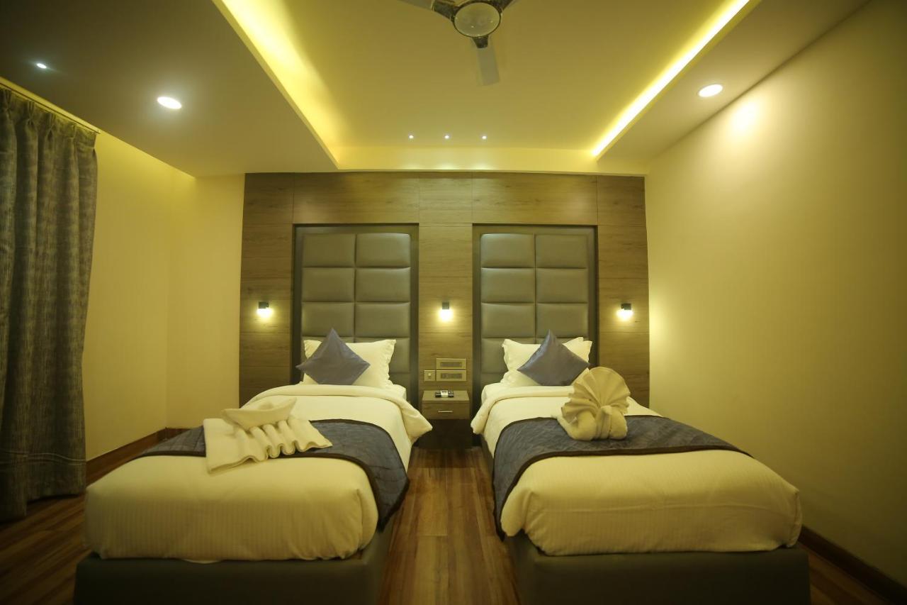 Sree Fortune Grand, Tadepalli Hotel Tadepalle Bagian luar foto