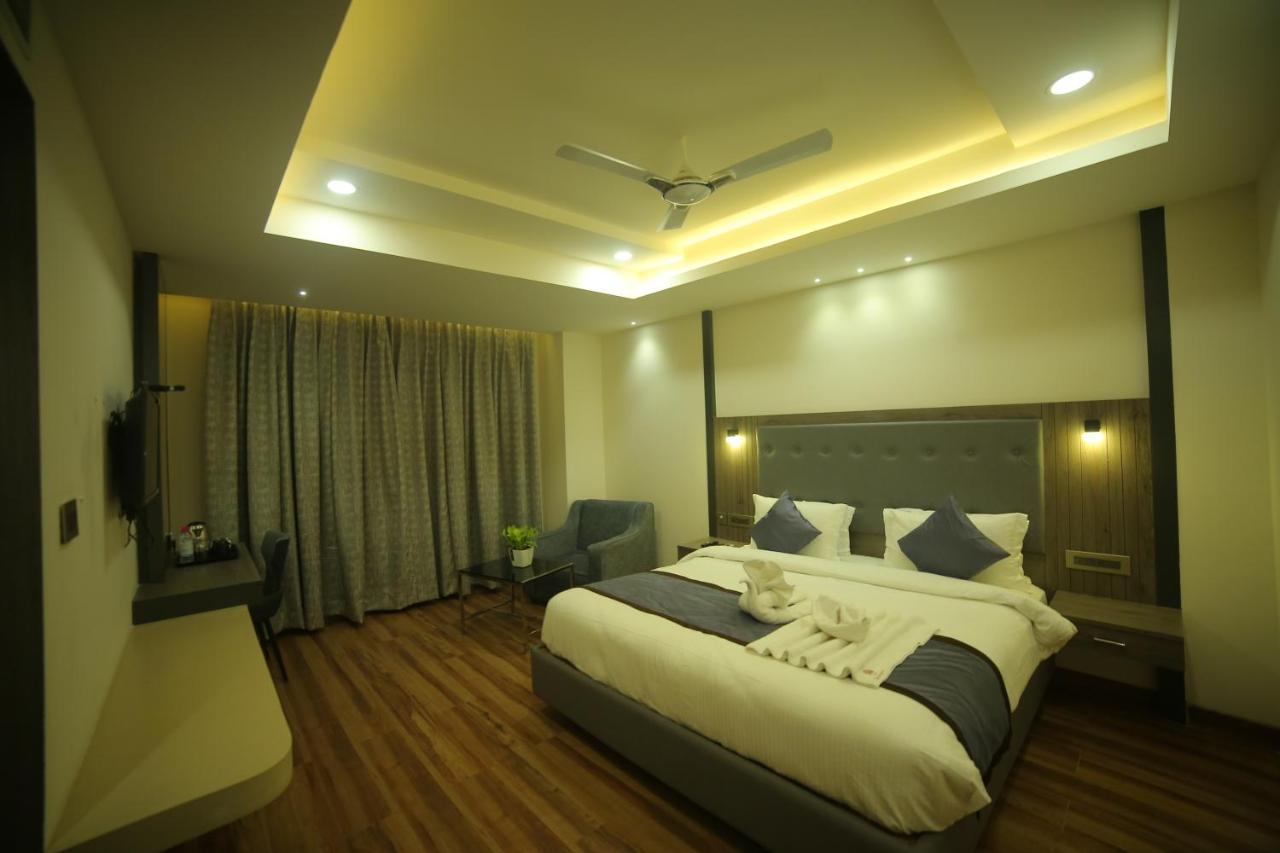 Sree Fortune Grand, Tadepalli Hotel Tadepalle Bagian luar foto