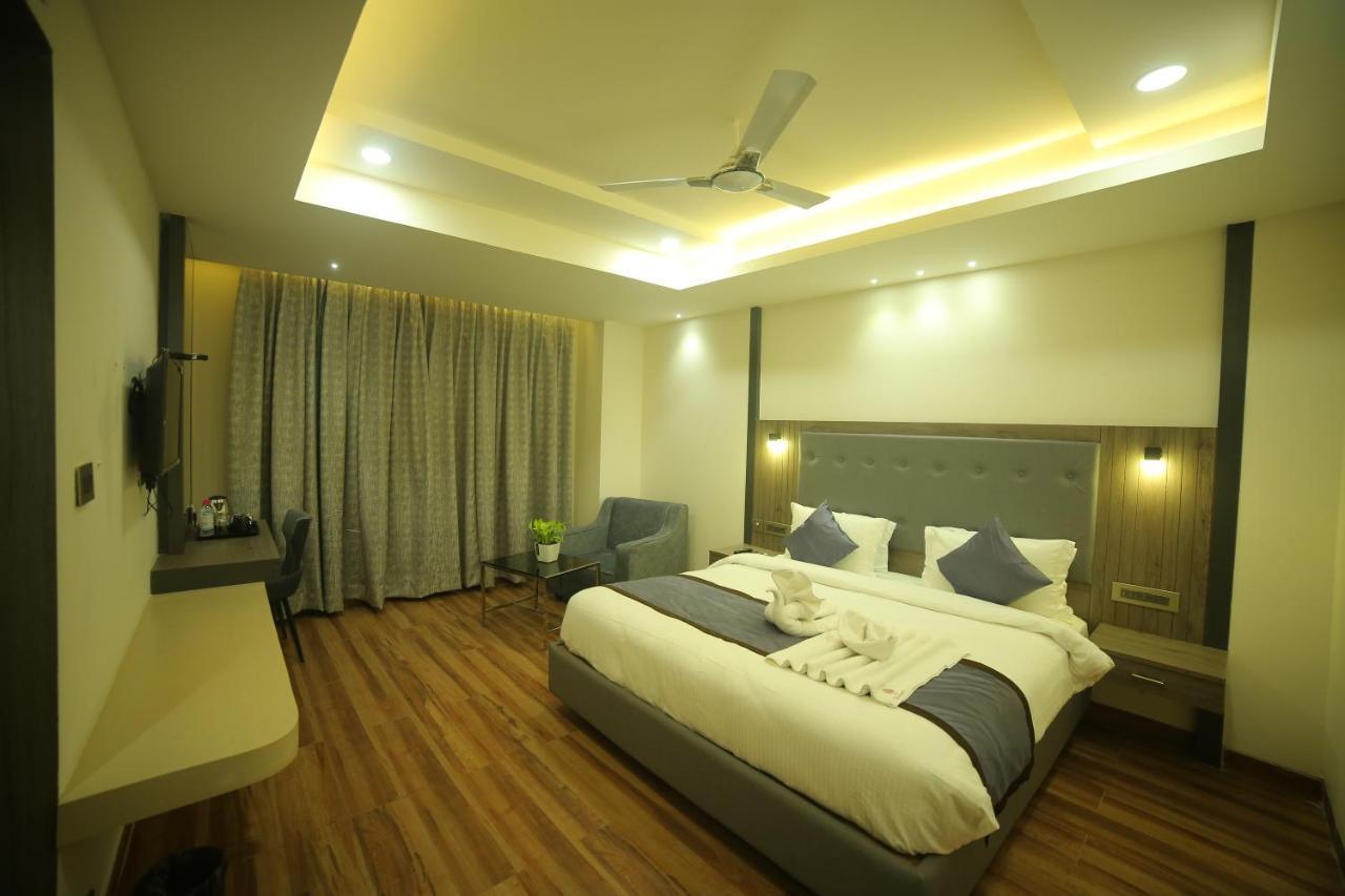 Sree Fortune Grand, Tadepalli Hotel Tadepalle Bagian luar foto