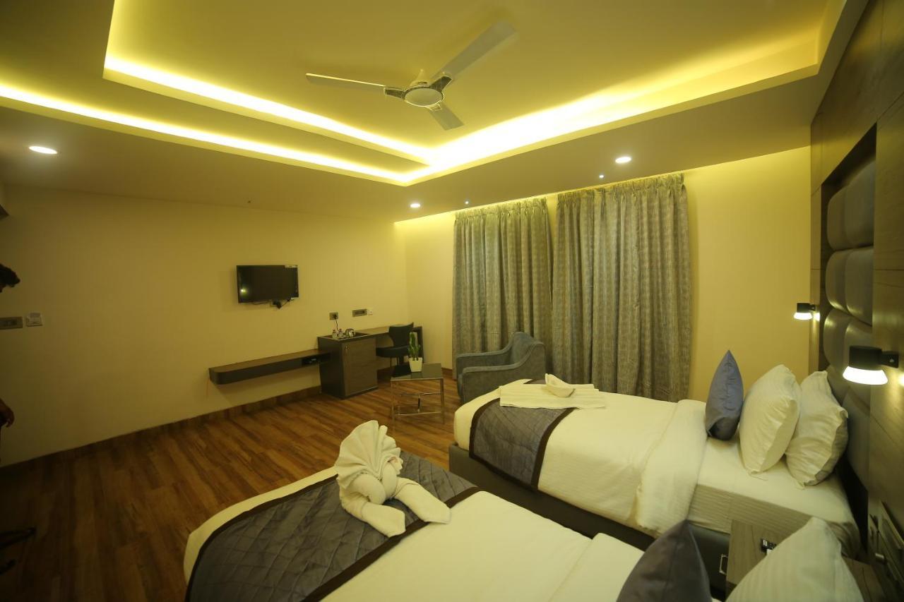 Sree Fortune Grand, Tadepalli Hotel Tadepalle Bagian luar foto