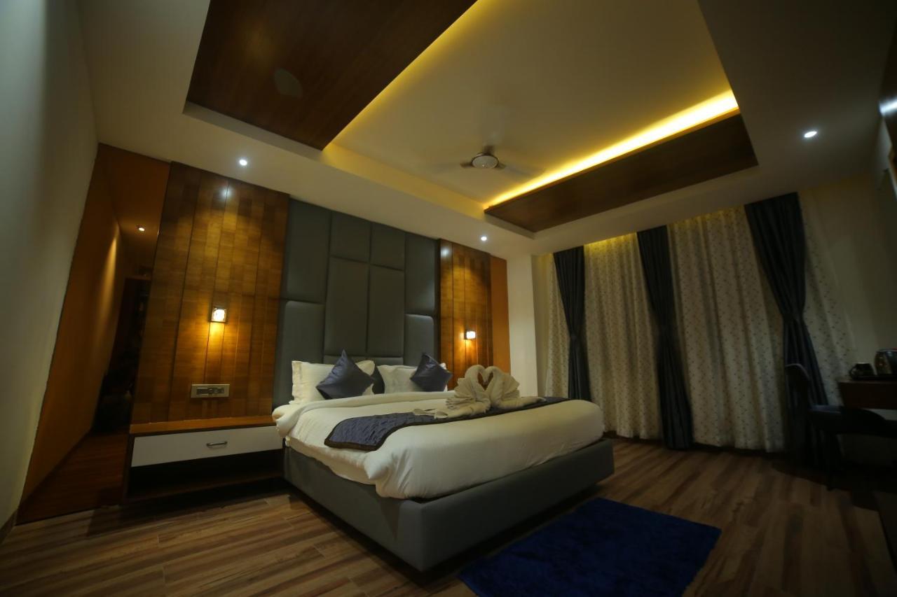 Sree Fortune Grand, Tadepalli Hotel Tadepalle Bagian luar foto