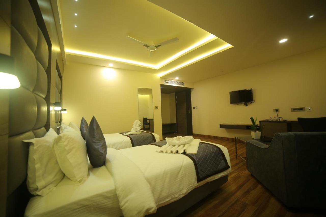 Sree Fortune Grand, Tadepalli Hotel Tadepalle Bagian luar foto