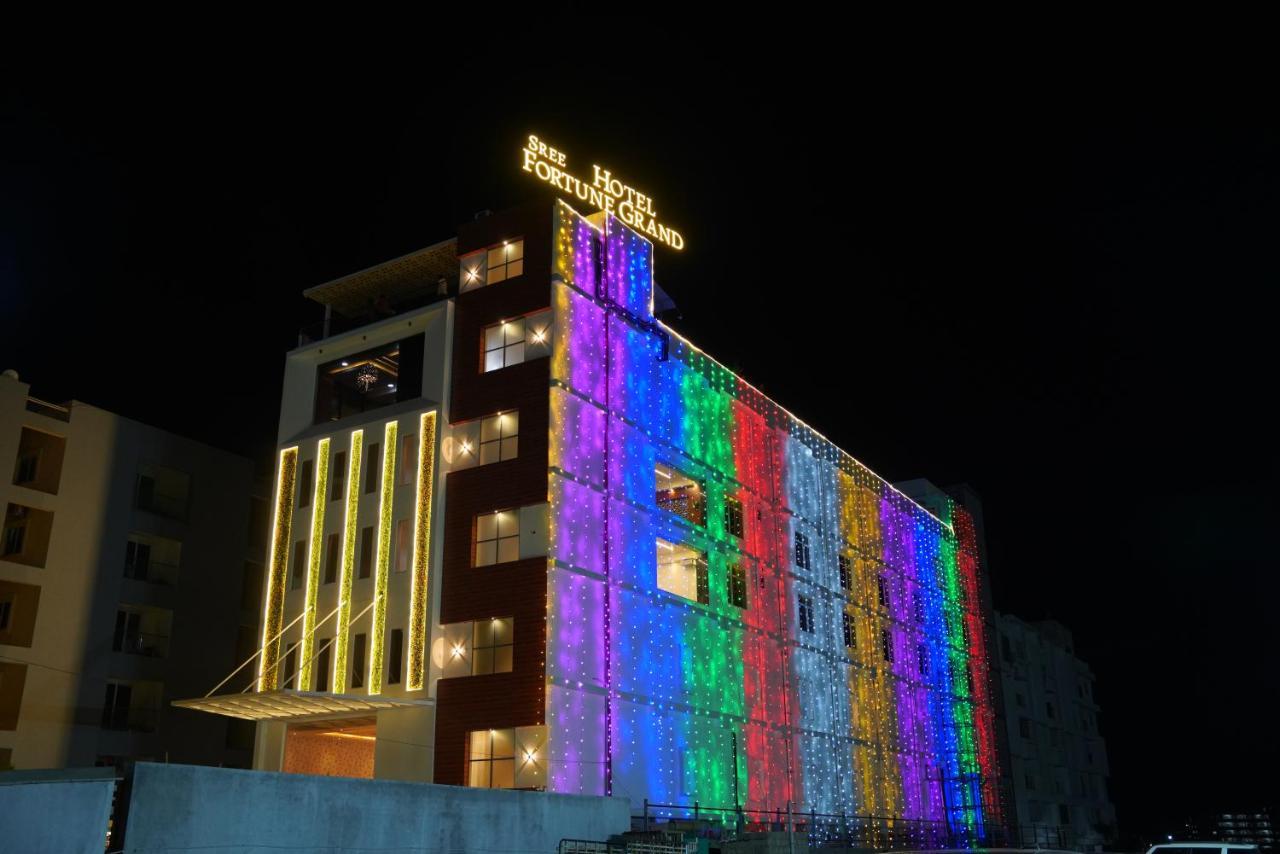 Sree Fortune Grand, Tadepalli Hotel Tadepalle Bagian luar foto