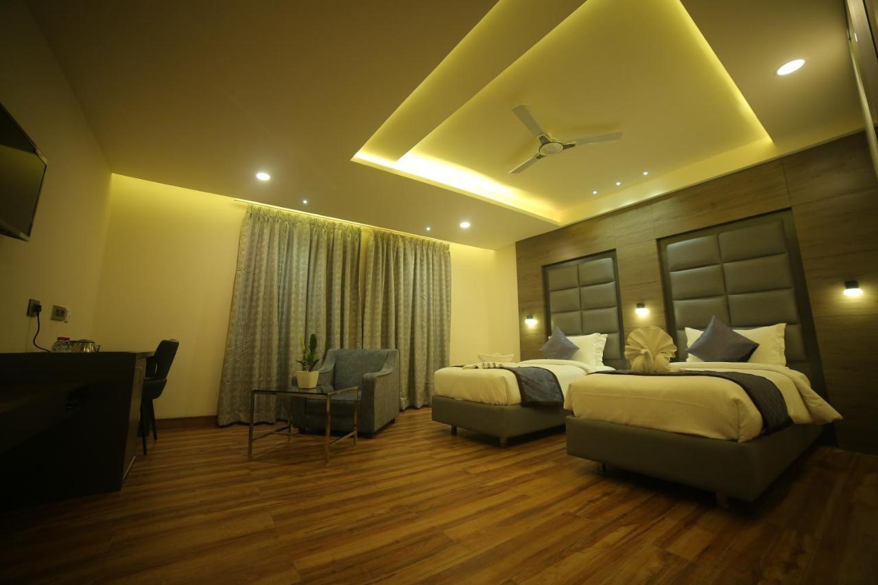 Sree Fortune Grand, Tadepalli Hotel Tadepalle Bagian luar foto