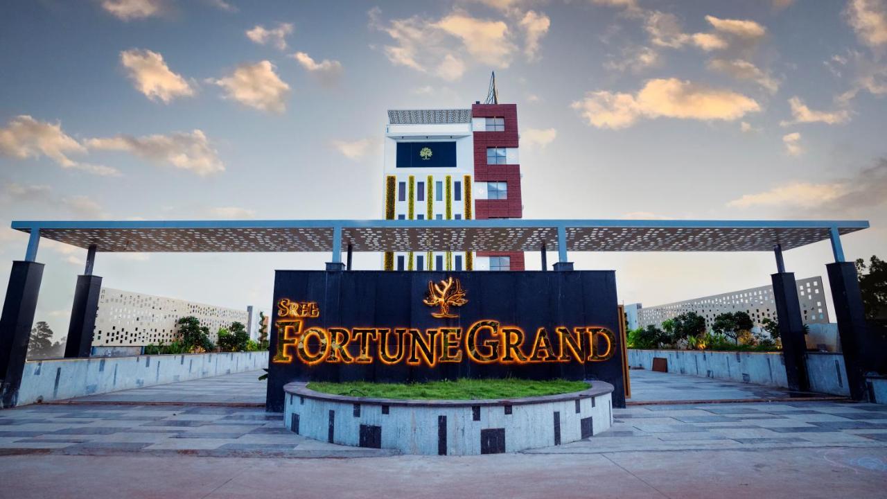 Sree Fortune Grand, Tadepalli Hotel Tadepalle Bagian luar foto